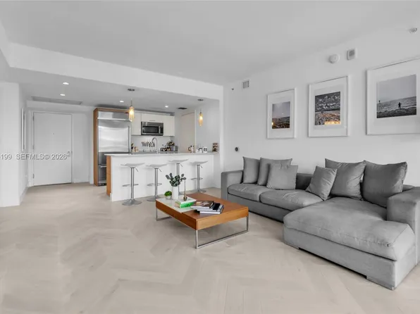 1300 Brickell Bay Dr, Miami, FL