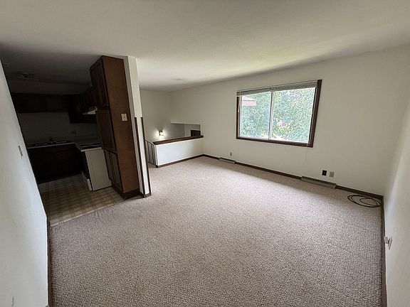 2nd image of 3411-3427 Elm Dr #3417