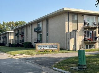 2811 Pembroke Ln, Saint Joseph, MO 64506