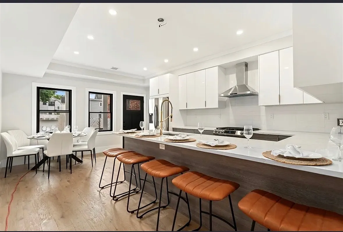 3 bed, 3.5 bath, 1895 sqft, $5,650 — Photo 1