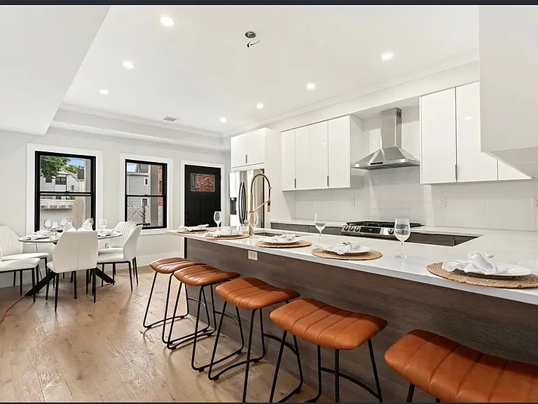 140 Pearl St #A — Photo 1
