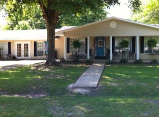 611 Sycamore St, Elizabeth, LA 70638