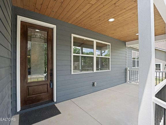 3rd image of 114 Britton Ln #32