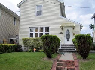 18454 Edgewood Ave, Springfield Gardens, NY 11413
