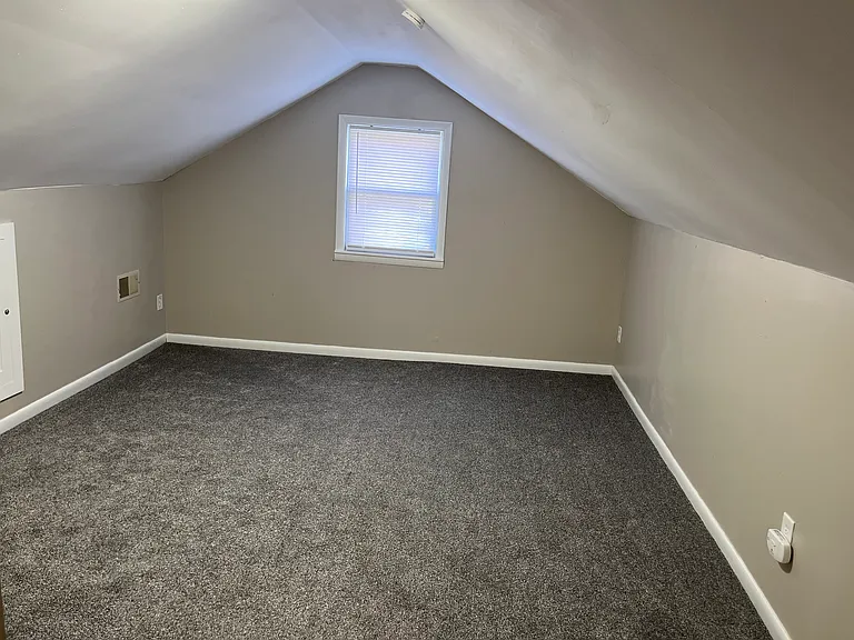 771 E Maple St — Photo 7