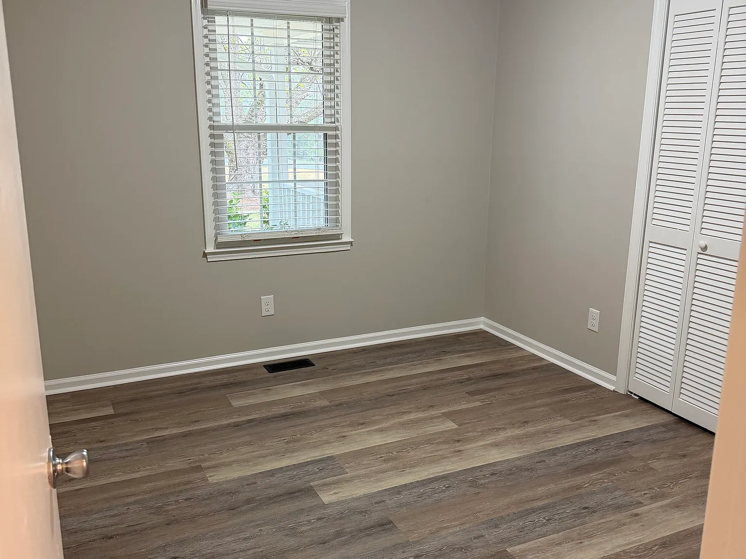 3 bed, 1045 sqft, $1,400 — Photo 4