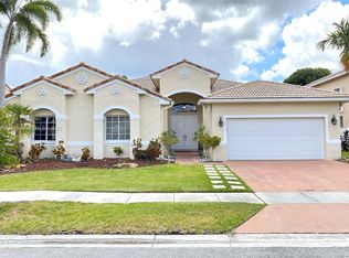 327 SW 188th Ter, Pembroke Pines, FL 33029