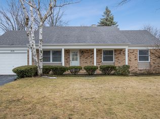 2115 Rolling Ridge Ln, Lindenhurst, IL 60046