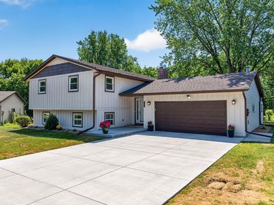 460 Hawes Ave, Vadnais Heights, MN, 55127