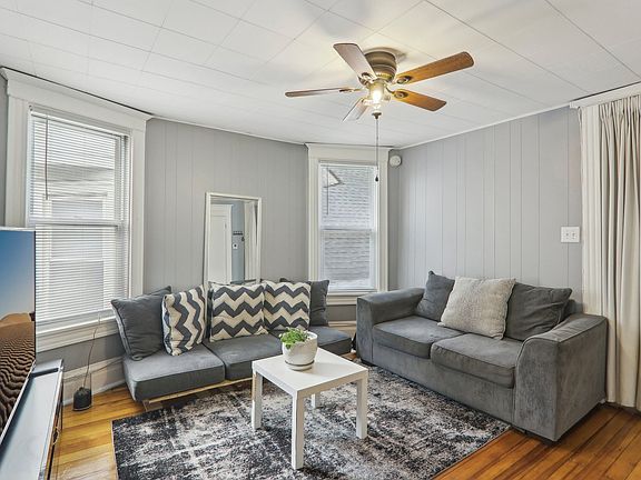 3rd image of 3119 W Cortland St
