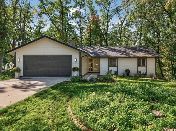 3225 Wellington Ln N, Plymouth, MN 55441