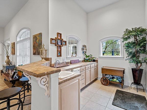 24th image of 700 Keough Dr