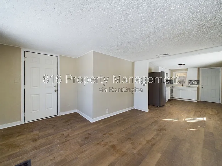 1013 W South Ave #2 — Photo 2