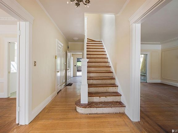 4th image of 534 Dewey Blvd