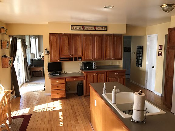 5th image of 74 Deertrack Ln