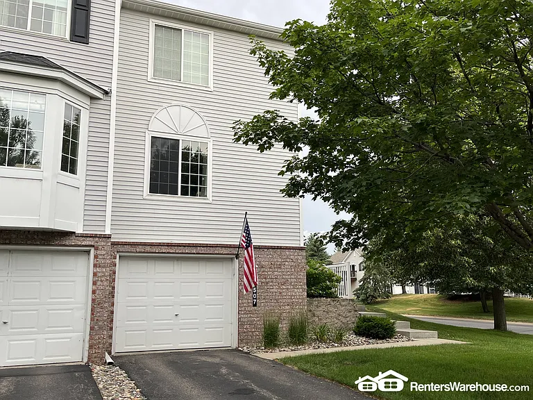 15507 Foghorn Ln — Photo 1