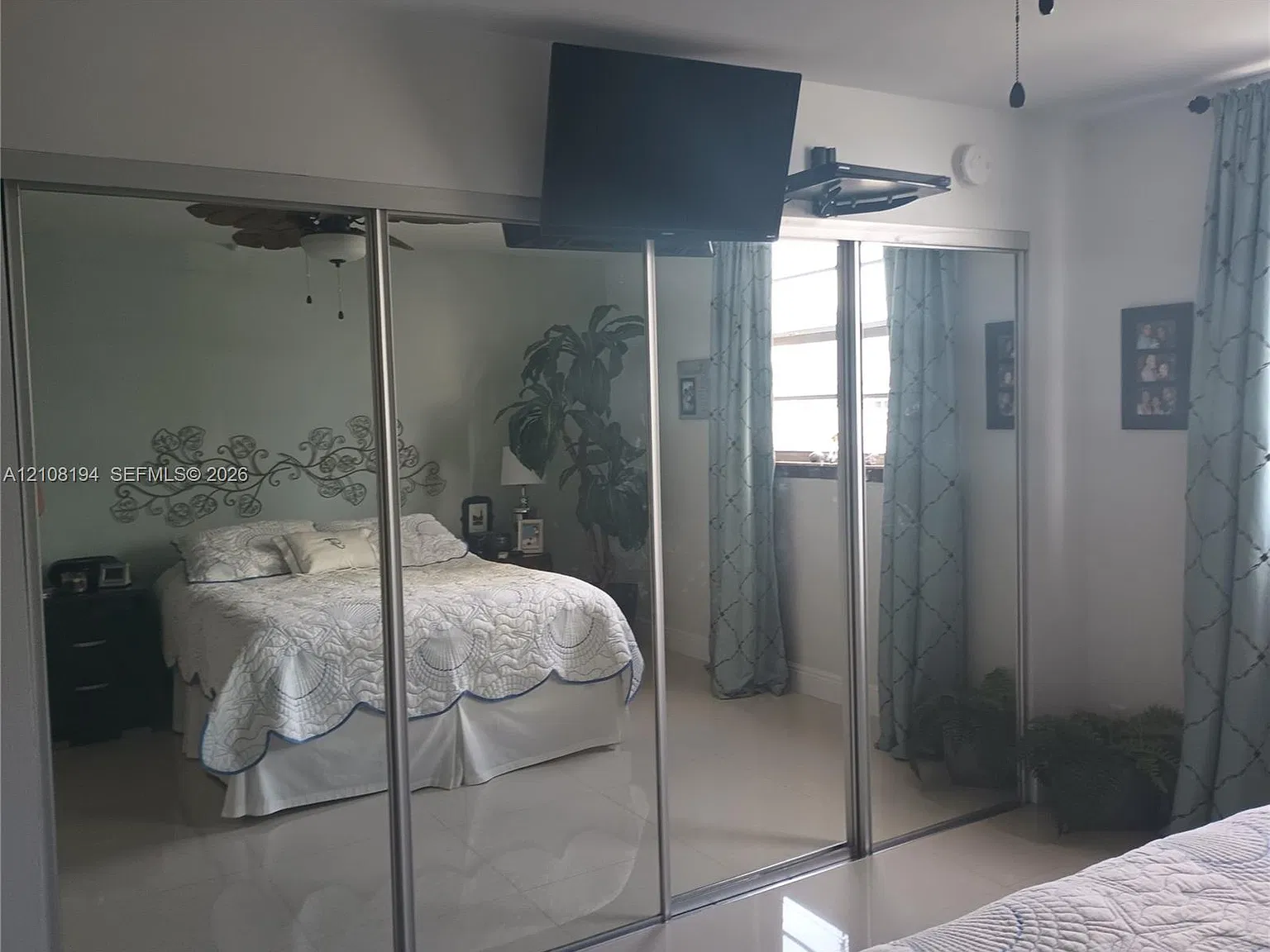 Chelsea Bayview Condo — Photo 3