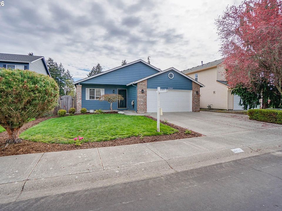 1st image of 3207 NE 171st Ave