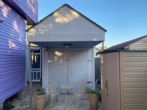 3rd image of 608 Whitney Ave