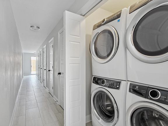 Complimentary Shared Washer and Dryer Sets