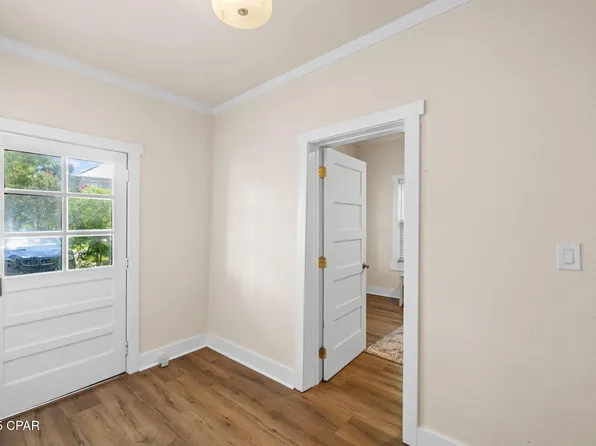 59 Avenue D, Apalachicola, FL 32320