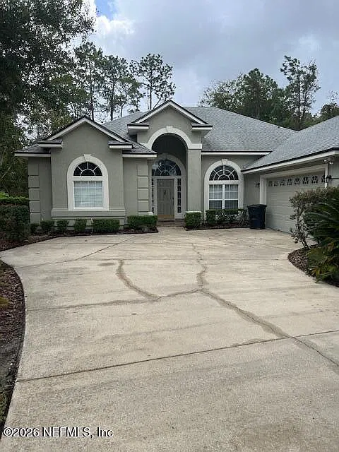3 bed, 2.0 bath, 1853 sqft, $2,800 — Photo 2