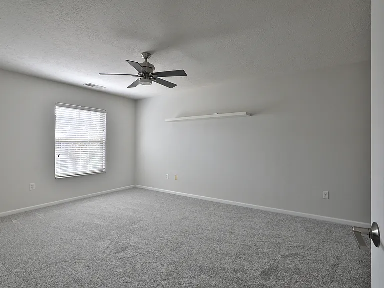 763 Hidden Springs Dr — Photo 23