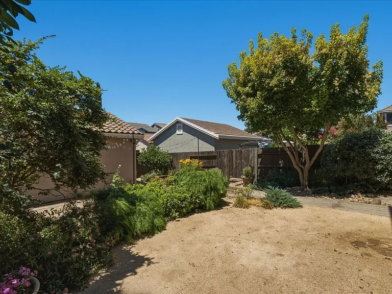 3169 Parkham Dr — Photo 36