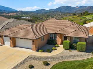 878 Coggins St, Redding, CA 96003