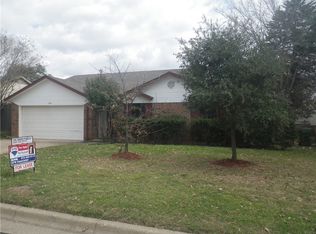 1917 Lost Creek Dr, Arlington, TX 76006