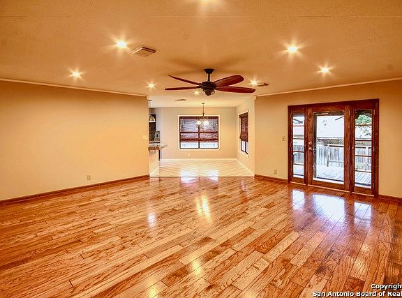 4th image of 1911 Indian Meadows Dr