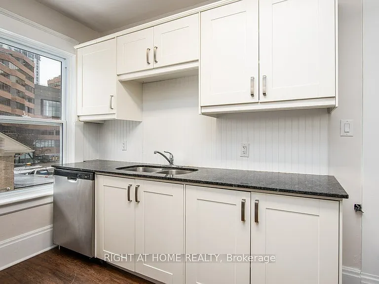 94 Scott St #2 — Photo 5