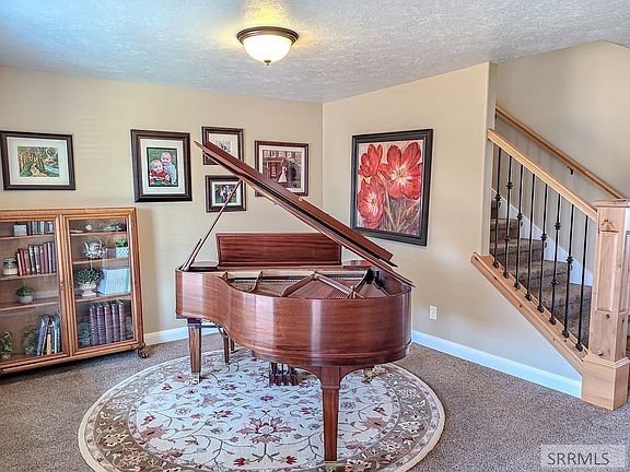 2nd image of 3064 N Oscar Ave