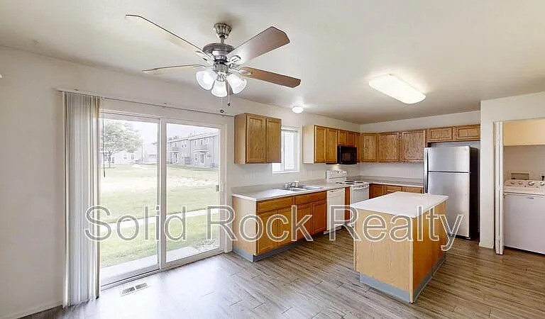 4950 Universal Hts — Photo 4