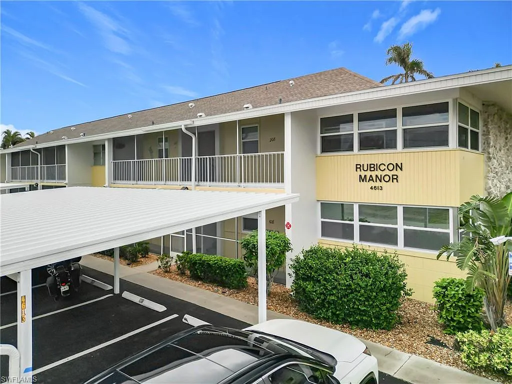 Rubicon Manor Condominium — Photo 2