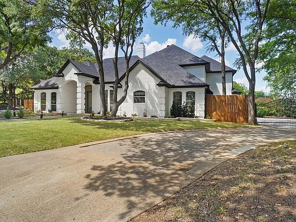 2nd image of 1002 Woodvale Ct