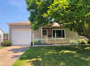 6515 Aylesworth Dr, Parma Heights, OH 44130