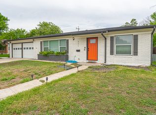 371 Sprucewood Ln, San Antonio, TX 78216