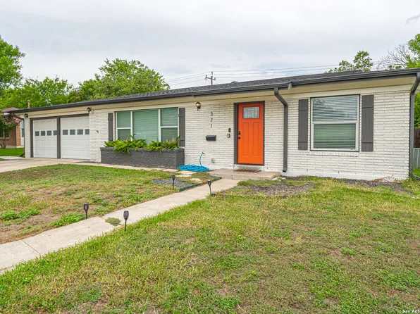 371 Sprucewood Ln, San Antonio, TX 78216