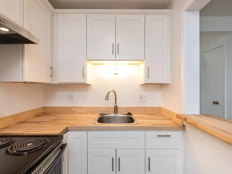 21 Merrydale Rd #3 — Photo 1