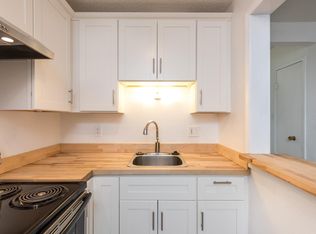 21 Merrydale Rd APT 3, San Rafael, CA 94903