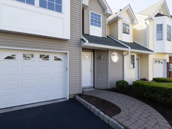 3 Paula Way, Berkeley Heights, NJ 07922