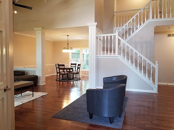 2nd image of 107 Lexington Dr