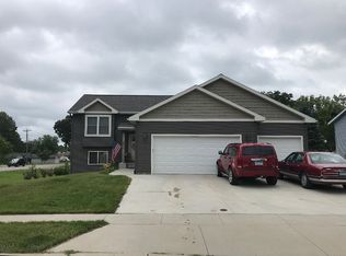 301 8th St NW, Dodge Center, MN 55927