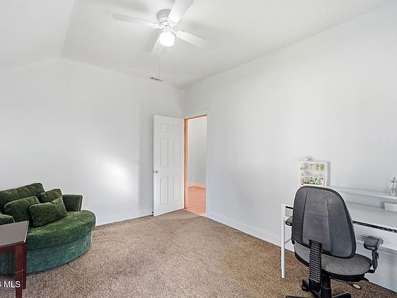 24th image of 1543 Travis Dr
