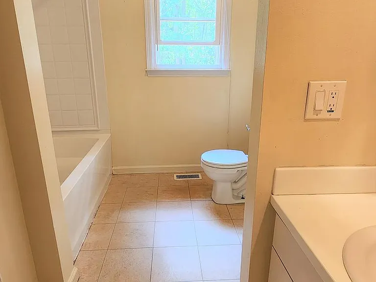 408 Deptford Rd — Photo 12