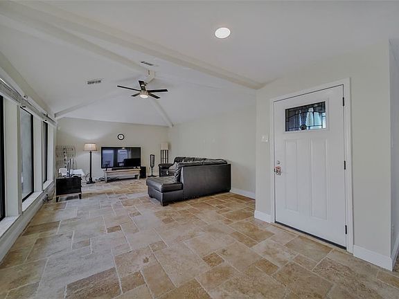 3rd image of 15839 Sandy Hill Dr