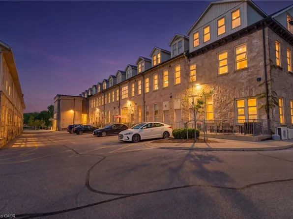 25 Concession St #111, Cambridge, ON N1R 2G6