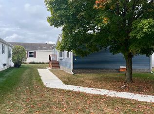 5106 Twin Lakes Dr, Smiths Creek, MI 48074