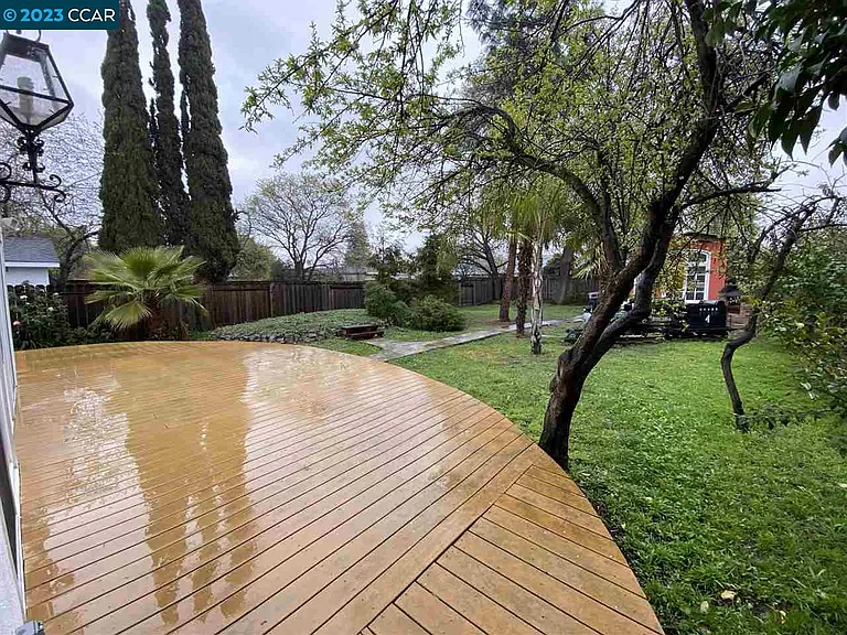 1414 San Carlos Ave — Photo 27